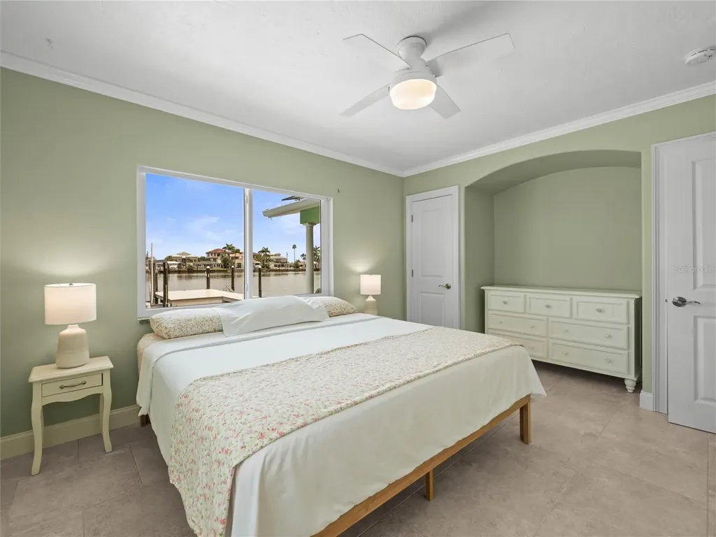 16129 4th Street E Redington Beach FL 33708