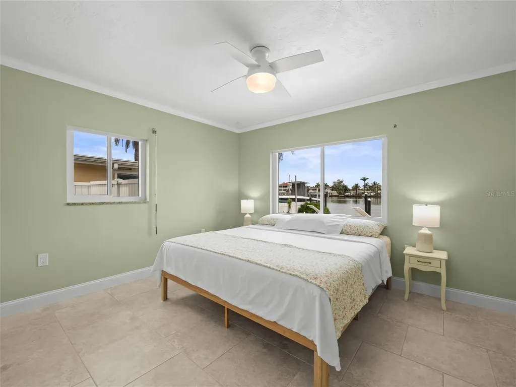 16129 4th Street E Redington Beach FL 33708