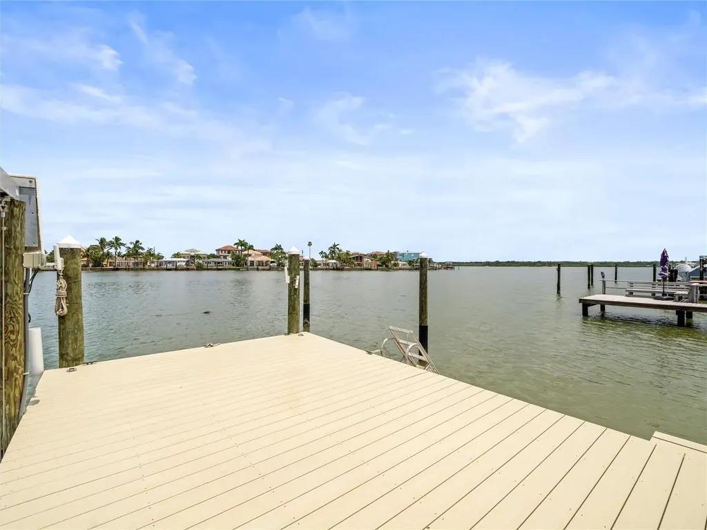 16129 4th Street E Redington Beach FL 33708