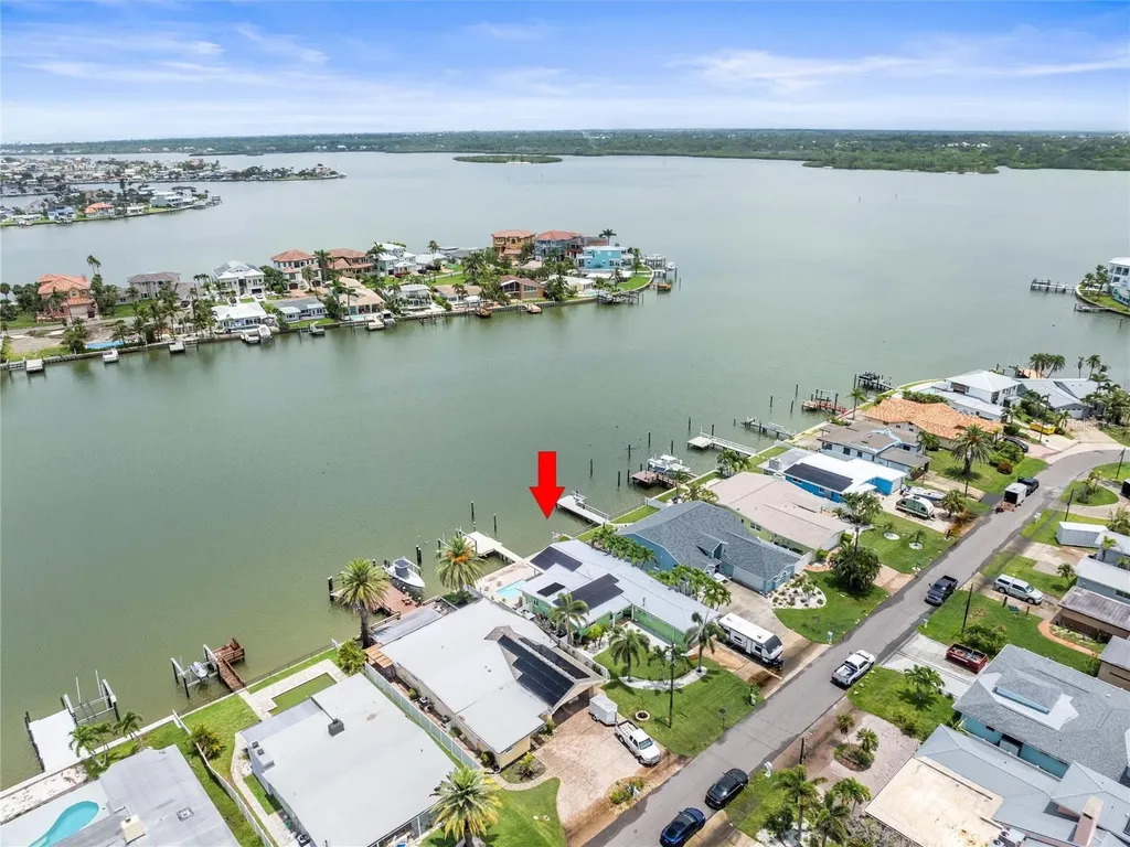 16129 4th Street E Redington Beach FL 33708