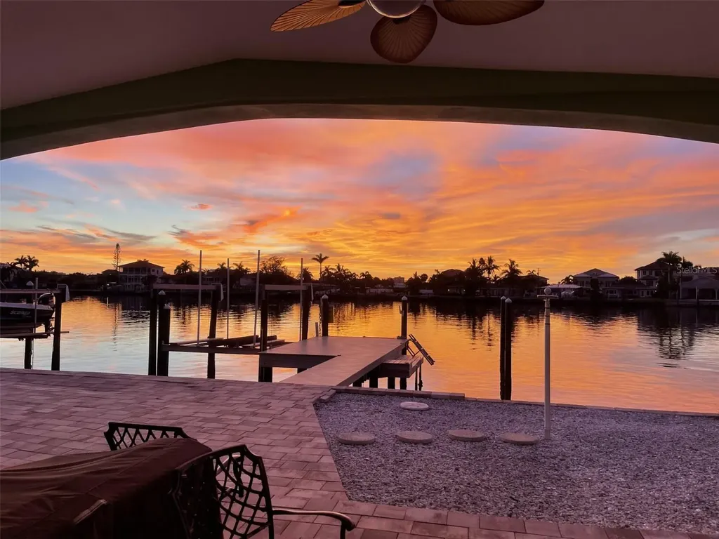 16129 4th Street E Redington Beach FL 33708