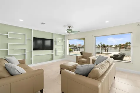 16129 4th Street E Redington Beach FL 33708