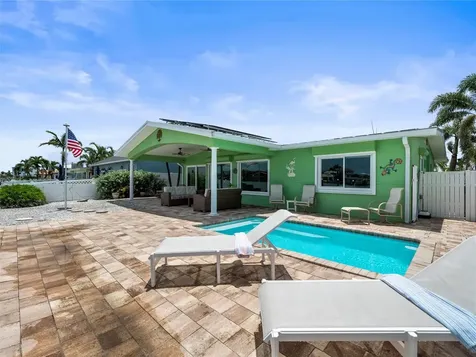 16129 4th Street E Redington Beach FL 33708