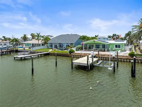 16129 4th Street E Redington Beach FL 33708