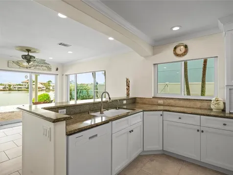 16129 4th Street E Redington Beach FL 33708