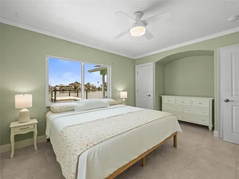 16129 4th Street E Redington Beach FL 33708