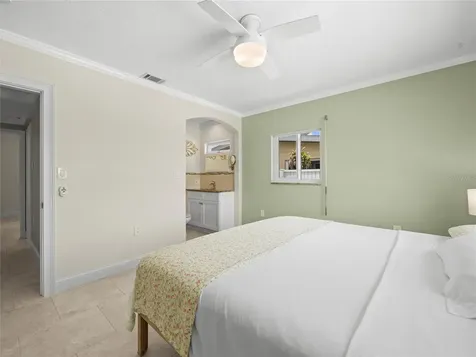 16129 4th Street E Redington Beach FL 33708