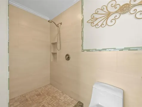 16129 4th Street E Redington Beach FL 33708