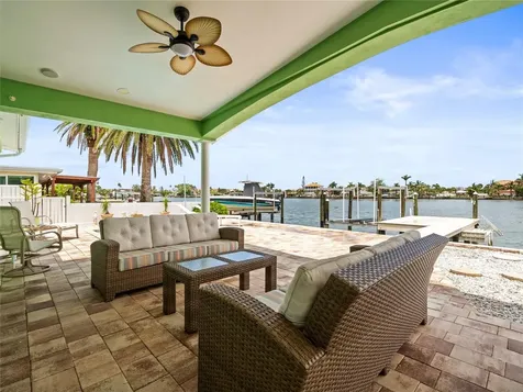 16129 4th Street E Redington Beach FL 33708