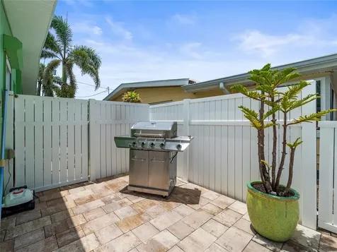 16129 4th Street E Redington Beach FL 33708