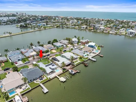 16129 4th Street E Redington Beach FL 33708
