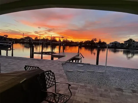 16129 4th Street E Redington Beach FL 33708