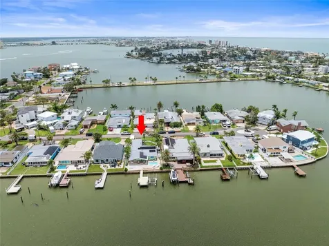 16129 4th Street E Redington Beach FL 33708