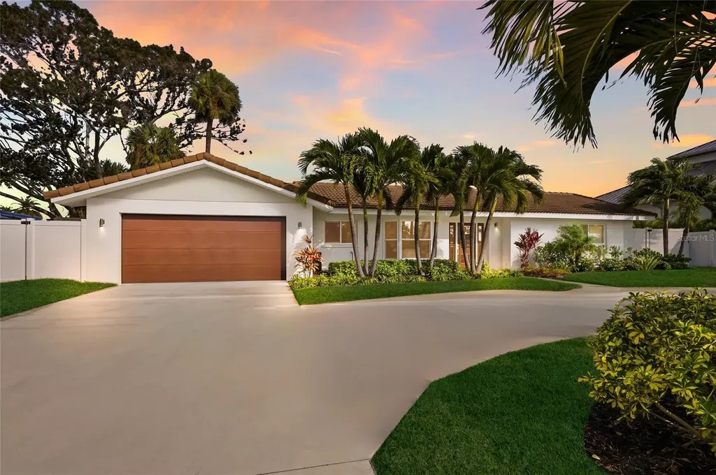 611 Dundee Lane Holmes Beach FL 34217