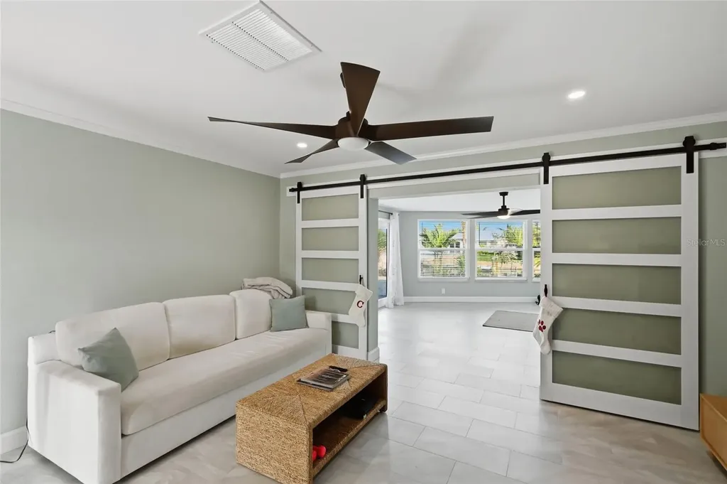 611 Dundee Lane Holmes Beach FL 34217