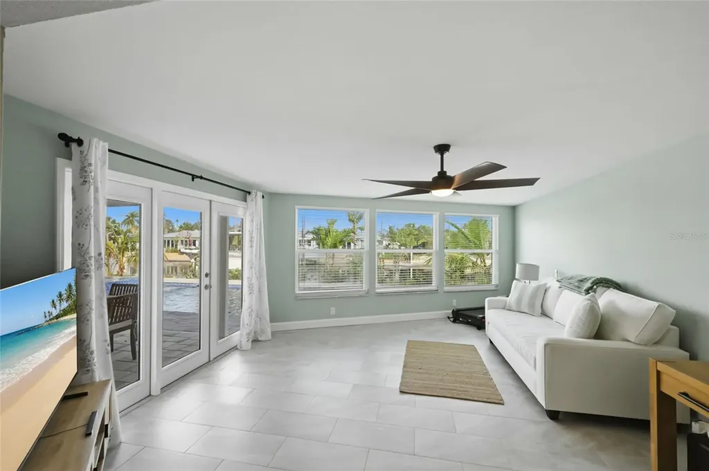611 Dundee Lane Holmes Beach FL 34217