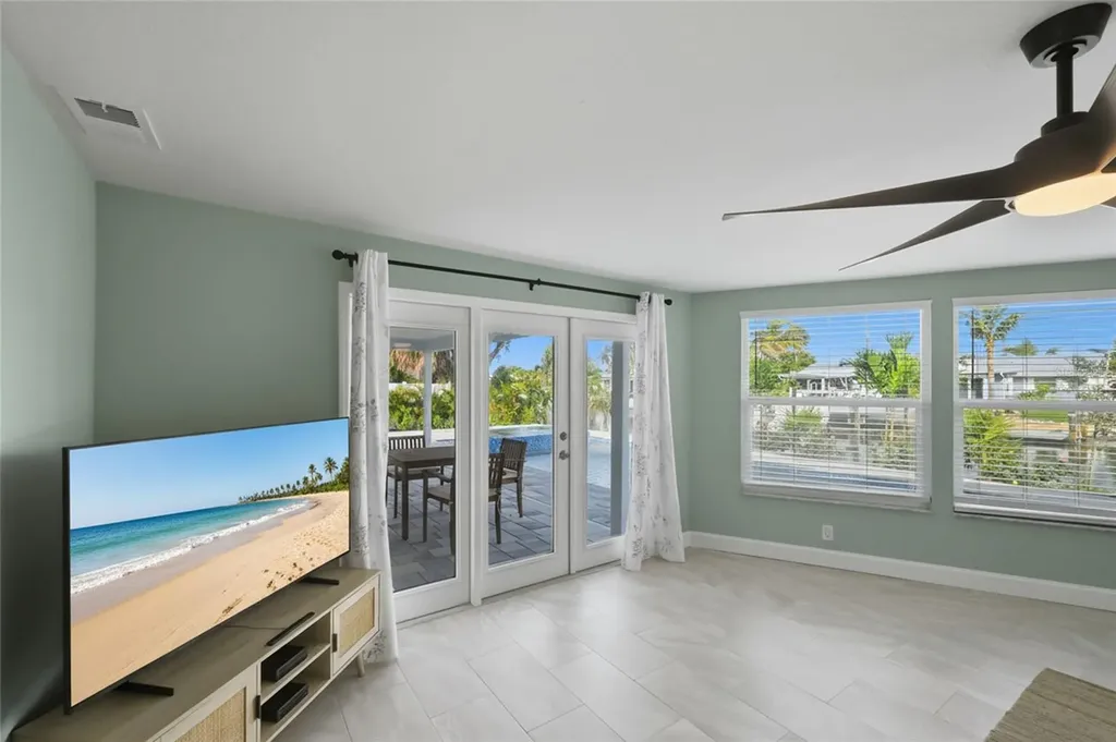 611 Dundee Lane Holmes Beach FL 34217