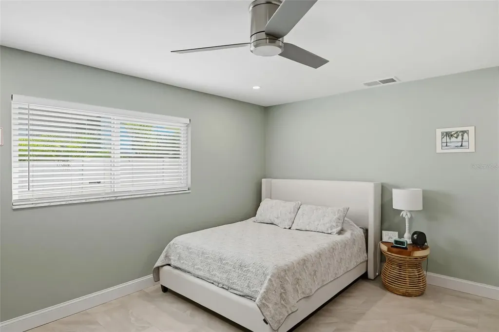 611 Dundee Lane Holmes Beach FL 34217