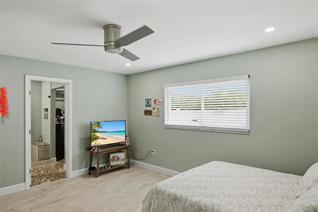 611 Dundee Lane Holmes Beach FL 34217