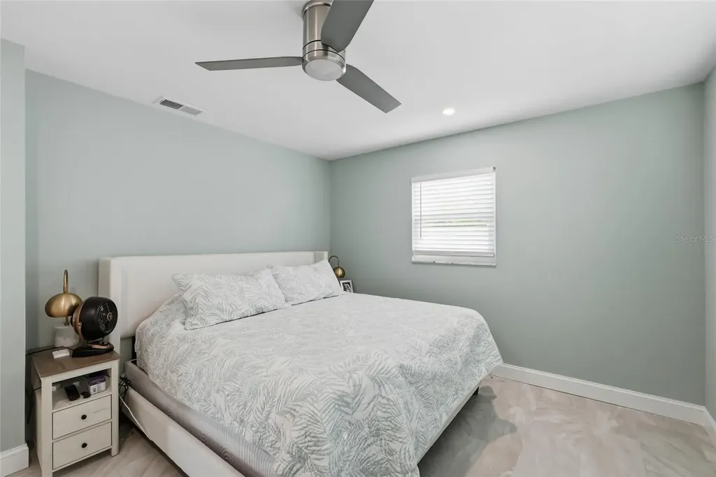 611 Dundee Lane Holmes Beach FL 34217