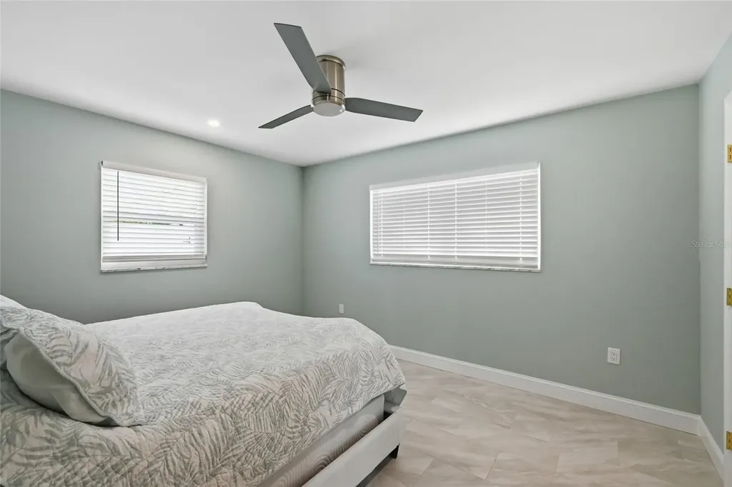 611 Dundee Lane Holmes Beach FL 34217