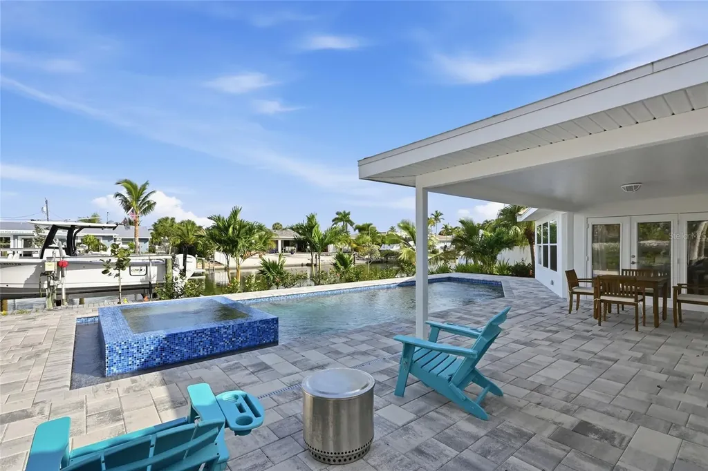 611 Dundee Lane Holmes Beach FL 34217