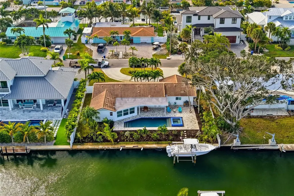 611 Dundee Lane Holmes Beach FL 34217