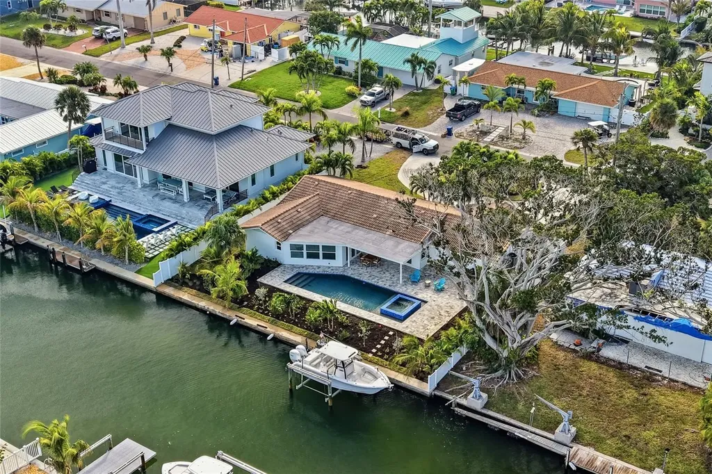 611 Dundee Lane Holmes Beach FL 34217