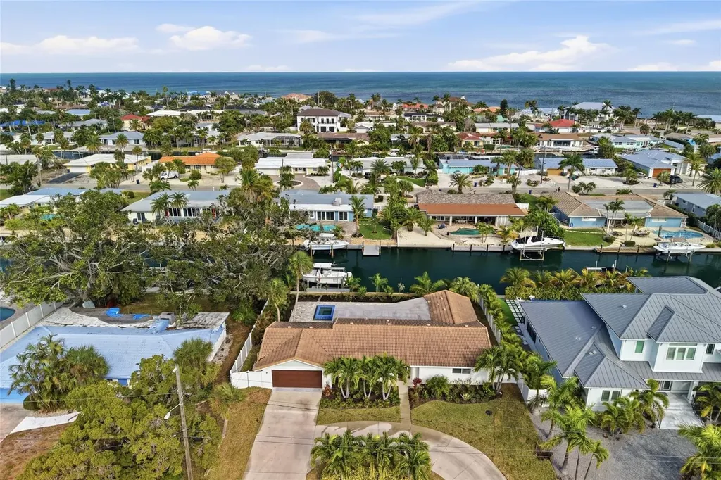 611 Dundee Lane Holmes Beach FL 34217