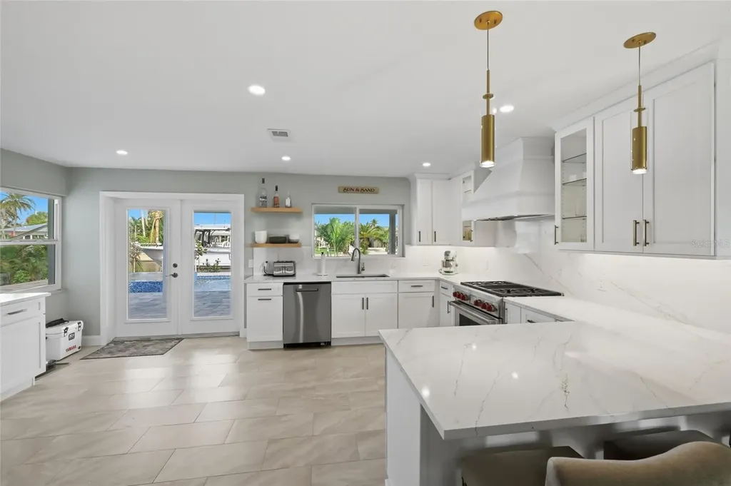 611 Dundee Lane Holmes Beach FL 34217