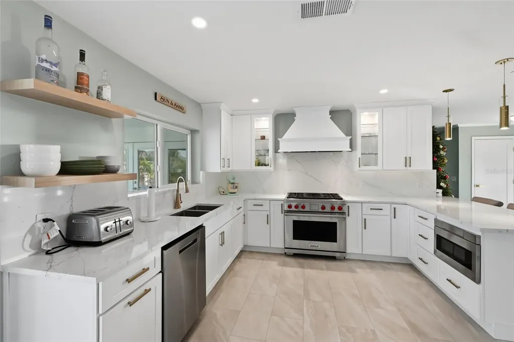 611 Dundee Lane Holmes Beach FL 34217