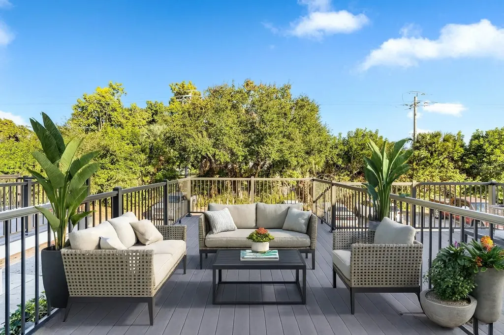3365 Ramblewood Drive N Sarasota FL 34237