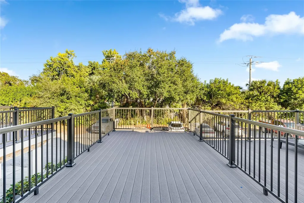 3365 Ramblewood Drive N Sarasota FL 34237