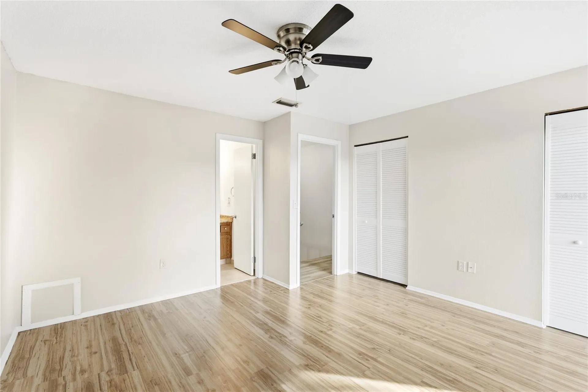 3365 Ramblewood Drive N Sarasota FL 34237