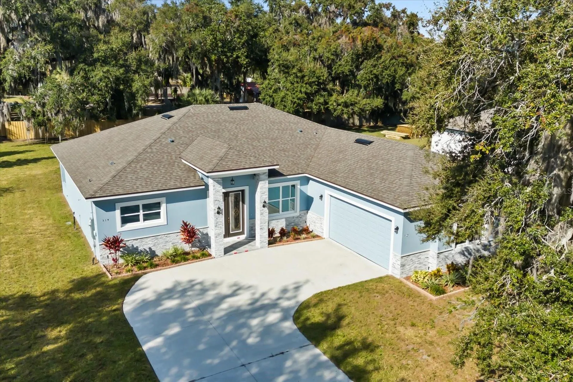 319 Water Shore Drive Leesburg FL 34748