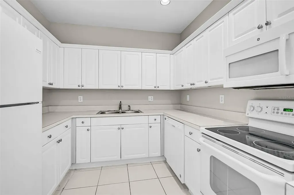 3958 Mediterranea Circle Sarasota FL 34233