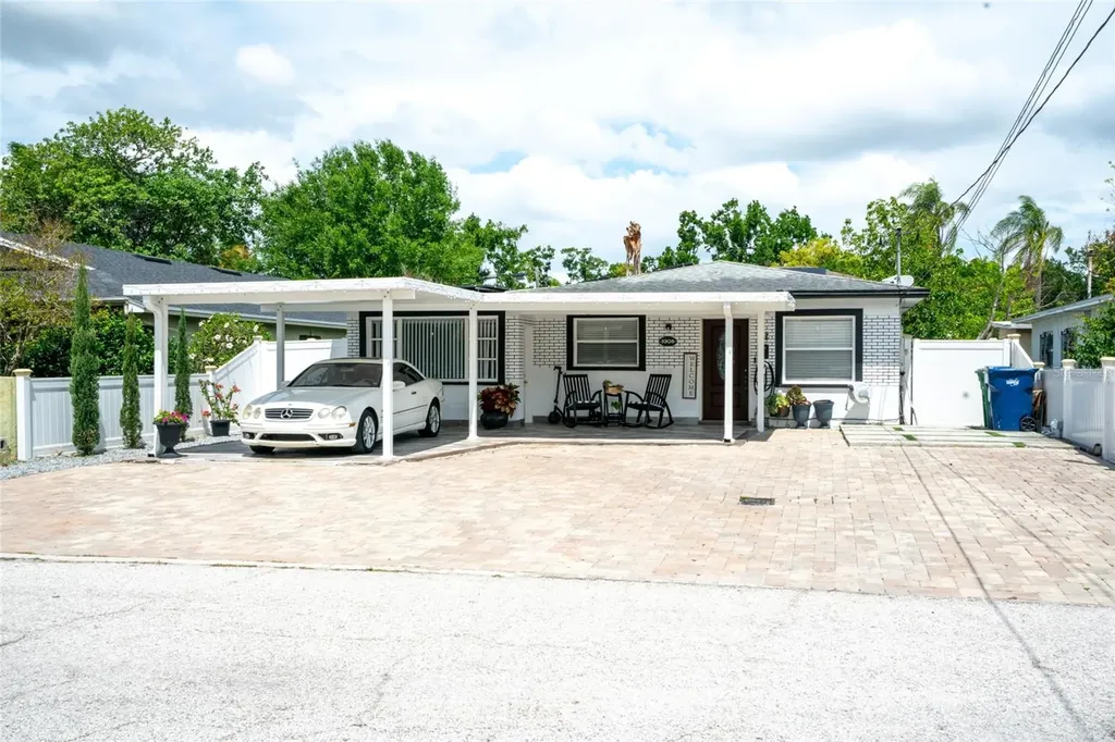 3305 W Aileen Street Tampa FL 33607