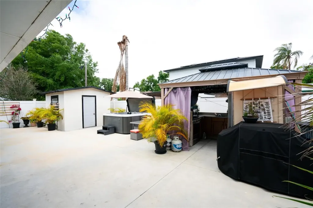 3305 W Aileen Street Tampa FL 33607