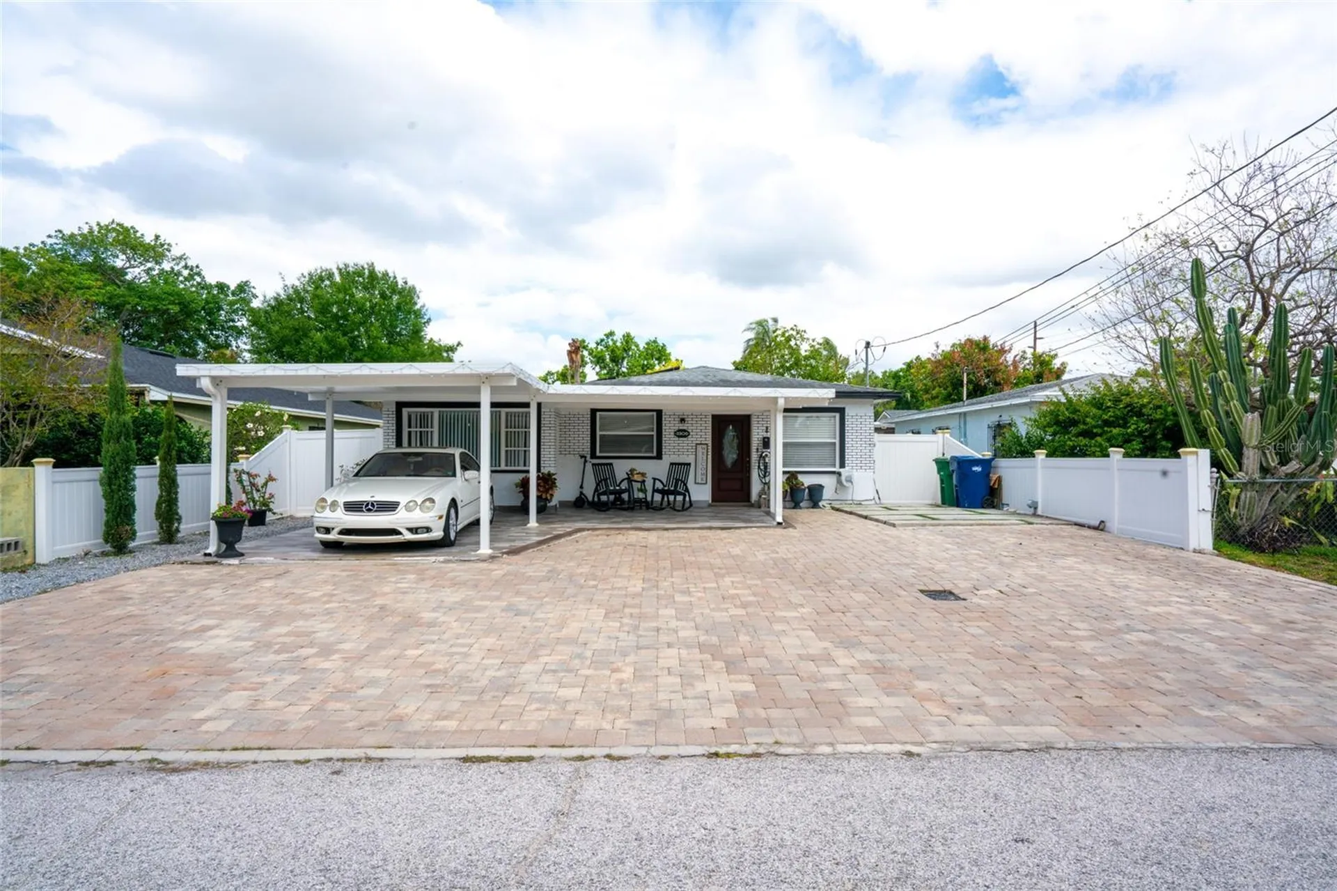 3305 W Aileen Street Tampa FL 33607