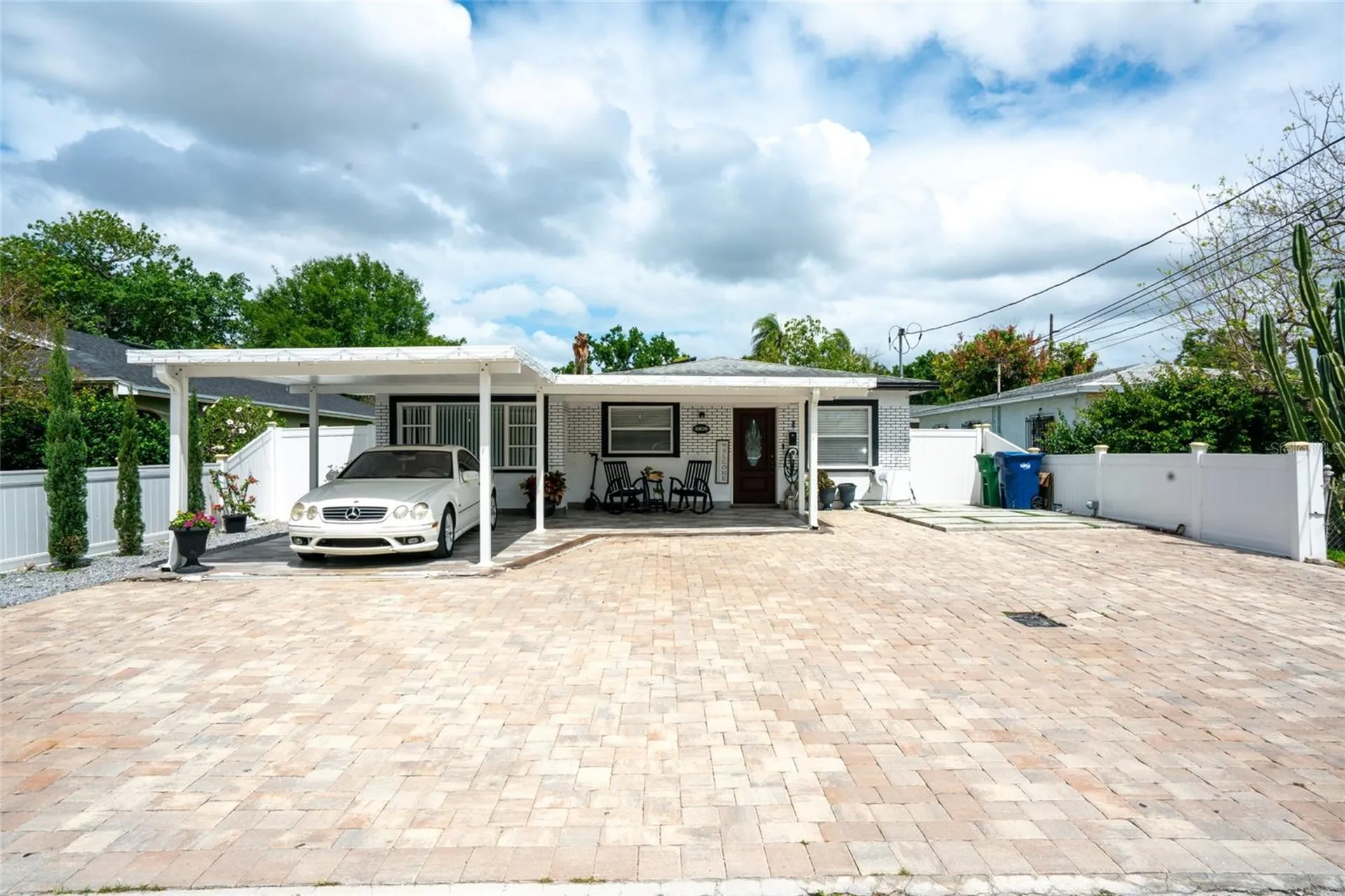 3305 W Aileen Street Tampa FL 33607