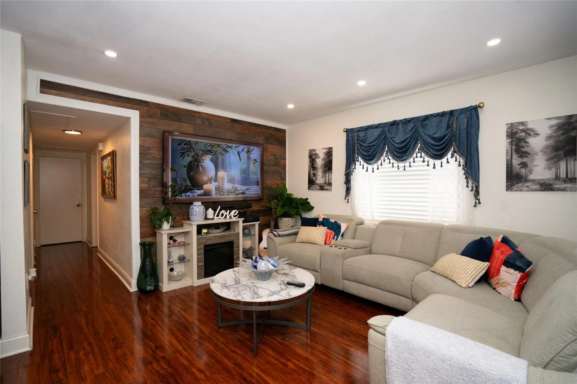 3305 W Aileen Street Tampa FL 33607