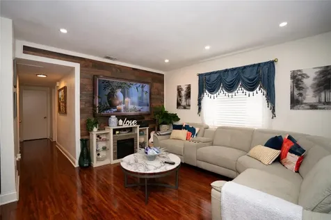 3305 W Aileen Street Tampa FL 33607