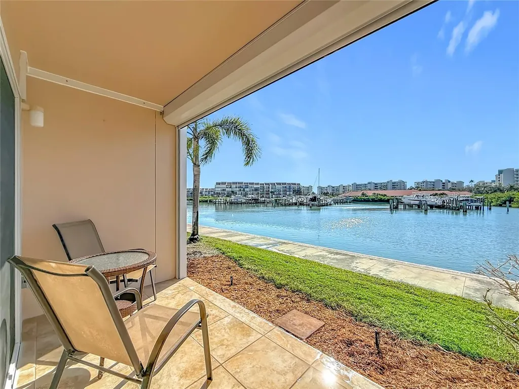 7930 Sun Island Dr S South Pasadena FL 33707