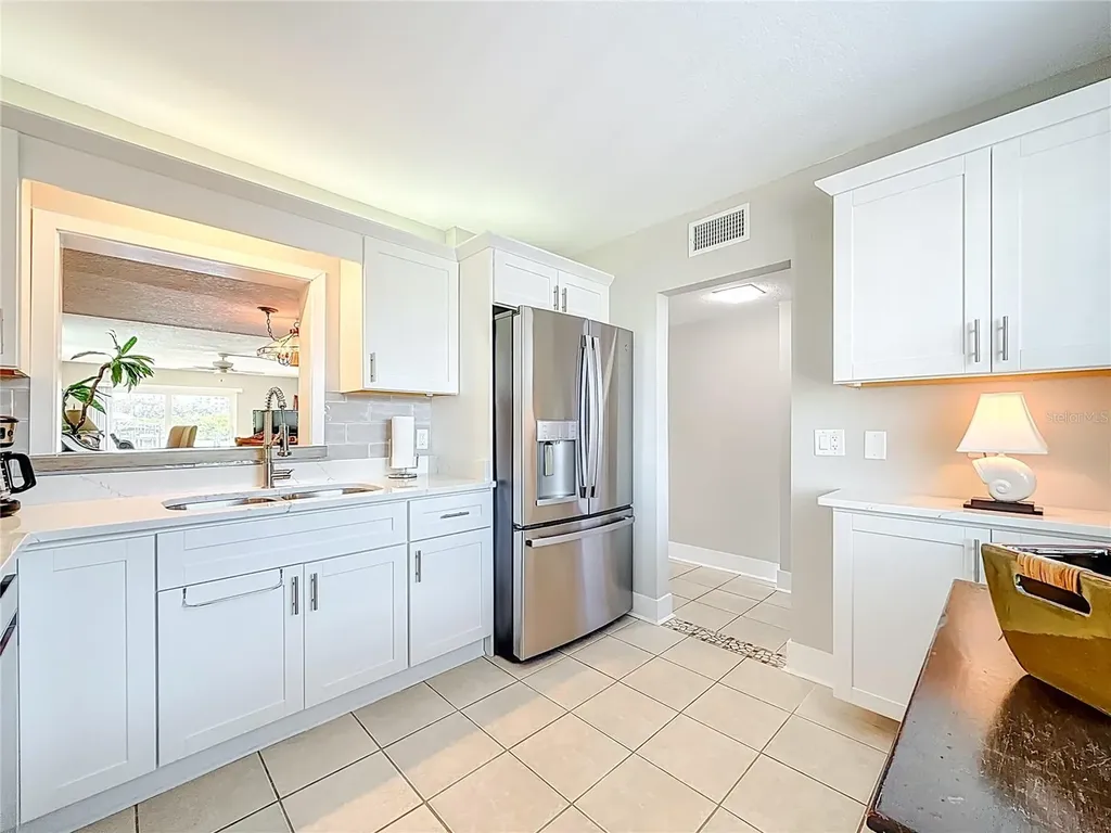 7930 Sun Island Dr S South Pasadena FL 33707