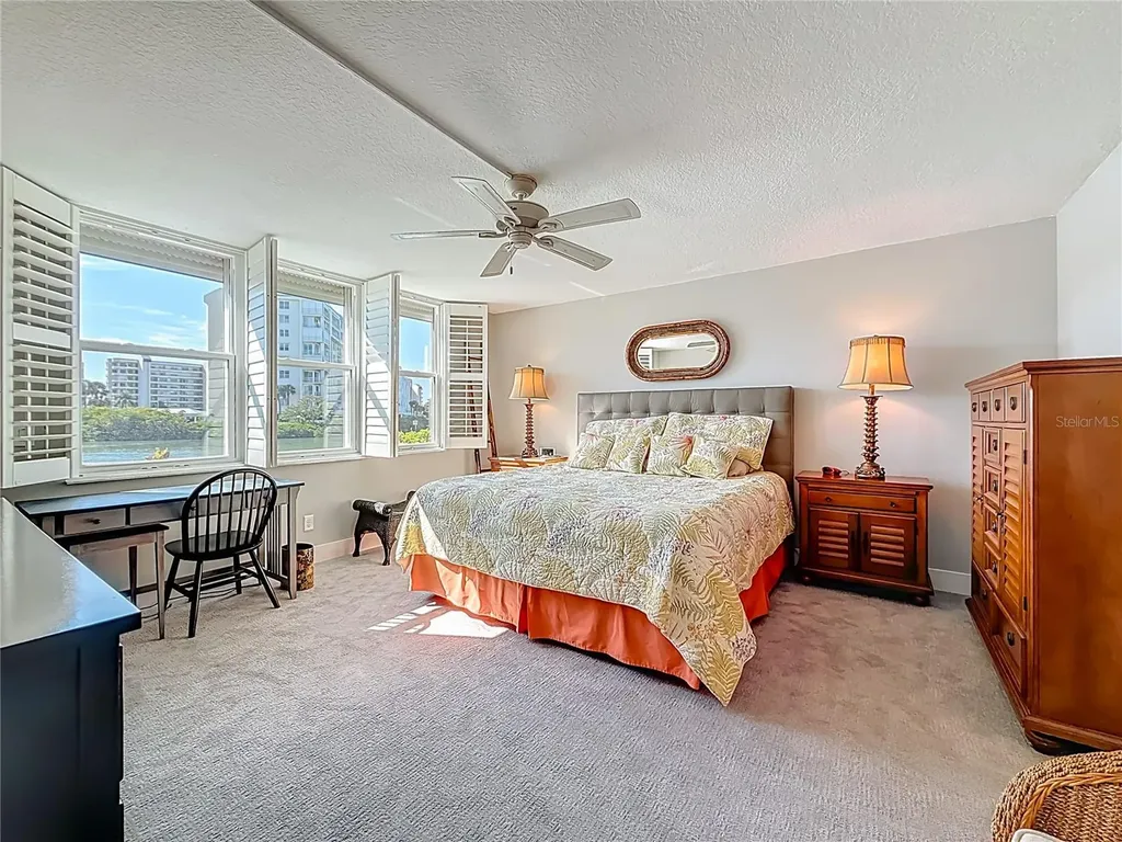 7930 Sun Island Dr S South Pasadena FL 33707