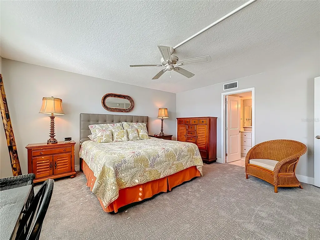 7930 Sun Island Dr S South Pasadena FL 33707