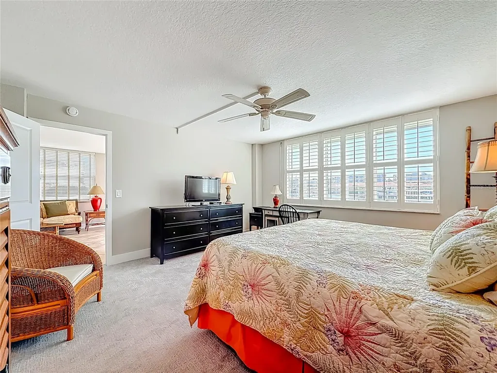 7930 Sun Island Dr S South Pasadena FL 33707