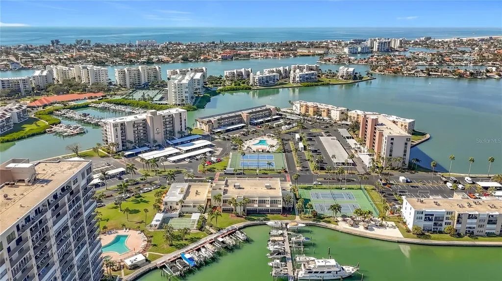 7930 Sun Island Dr S South Pasadena FL 33707