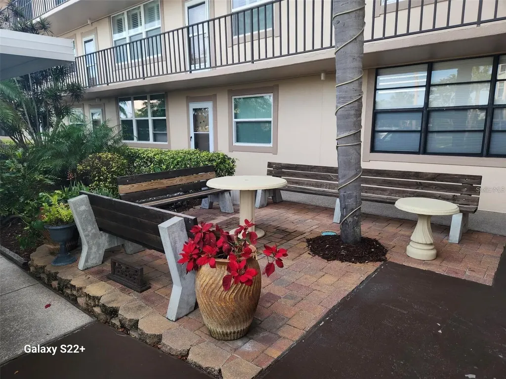 7930 Sun Island Dr S South Pasadena FL 33707