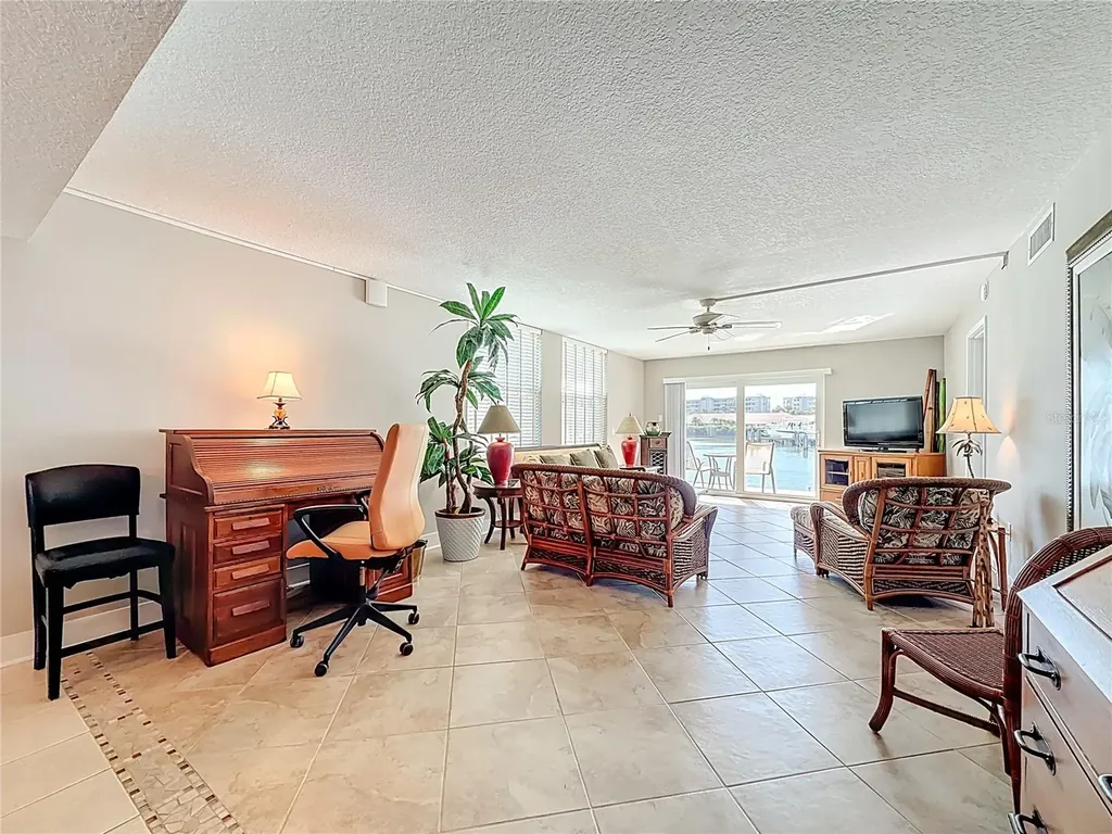 7930 Sun Island Dr S South Pasadena FL 33707